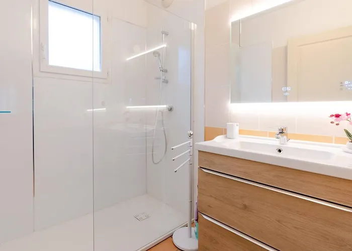Lumineux Avec Climatisation, Wifi Et Parking A - Fr-1-409-293 * Narbonne