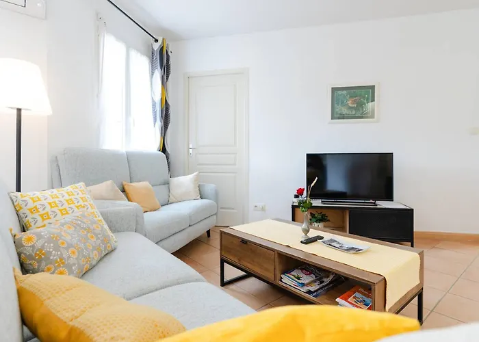 Apartment Lumineux Avec Climatisation, Wifi Et Parking A - Fr-1-409-293 Narbonne