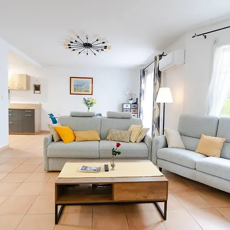 Lumineux Avec Climatisation, Wifi Et Parking A Narbonne-plage - Fr-1-409-293