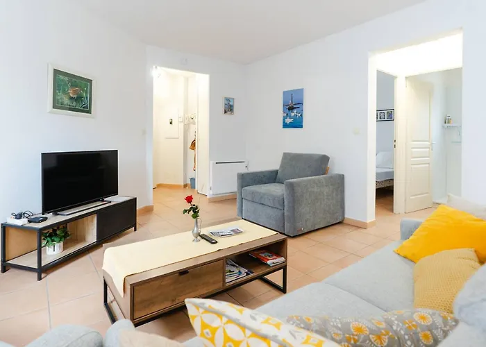 Lumineux Avec Climatisation, Wifi Et Parking A - Fr-1-409-293 *